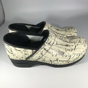 Dansko leather clogs size 40 (10 US).